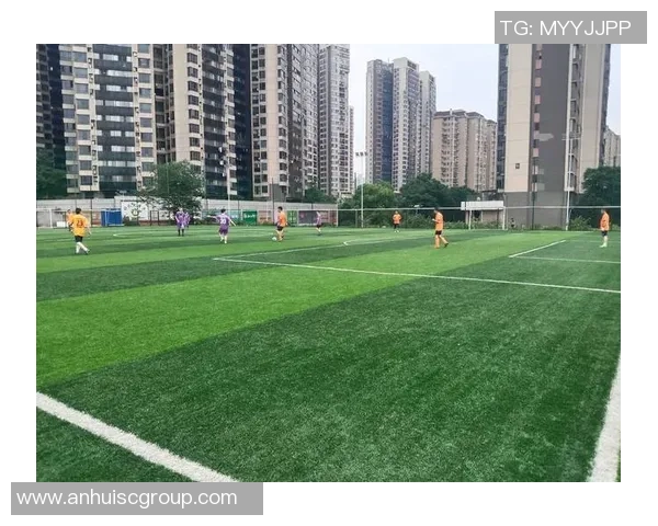 哈雷德引领绿茵风暴再掀传奇征程展现足球精神与激情力量